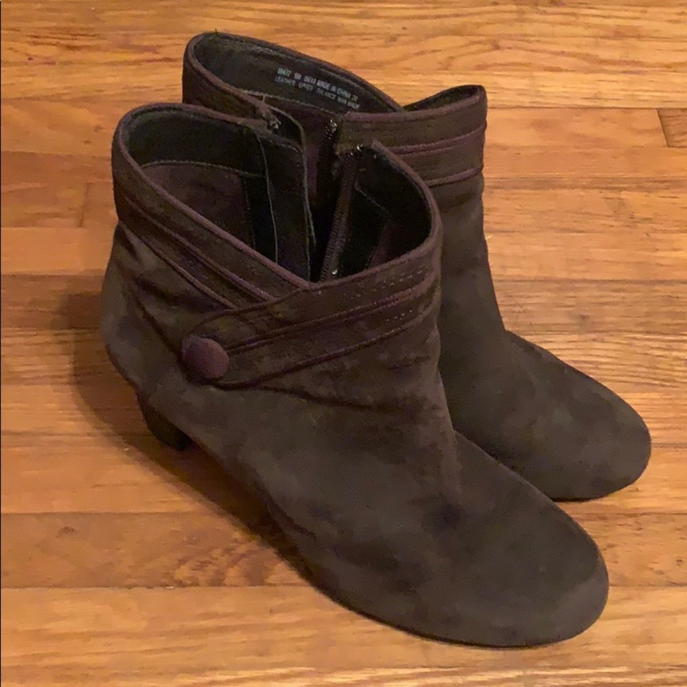 Clark’s Suede Boots - Zip Up